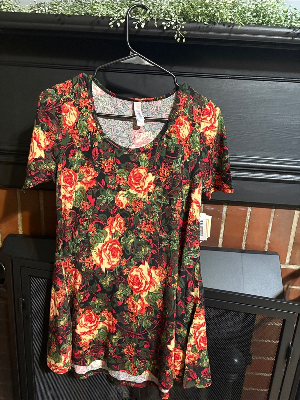 LuLaRoe Floral Scoop Neck Mini Dress in Black, Red and Green